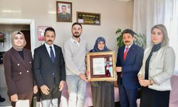 Demiryürek’ten Şehit Habip Murat Alp’in Ailesine Anlamlı Takdim