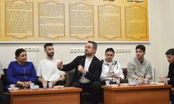 Bakan Yardımcısı Eminoğlu, Öğrencilerle Sahurda Buluştu