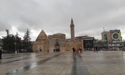 On Bir Ayın Sultanı Geldi