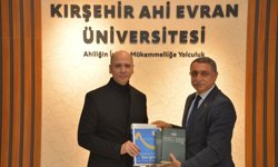 Cem Öğretir KAEÜ’de Öğrencilerle Buluştu