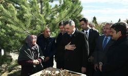 Bakan Çiftçi’den Bozkırın Tezenesi Neşet Ertaş’a Vefa