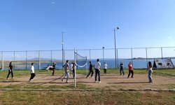 Ekranlar Kapandı, Kamp Başladı