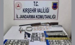 Kırşehir’de Silah ve Sahte Plaka Ele Geçirildi