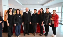 Kırşehir’de El Emeği Eserler Sergilendi Başkan Ekicioğlu Karma Sergiyi Gezdi