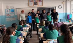 Mucur’da Öğrencilerden Örnek Davranış: Buldukları Parayı Zabıtaya Teslim Ettiler