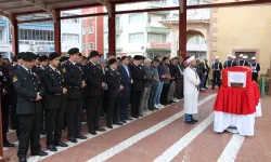Türk Bayrağına Sarılı Naaş Dualarla Defnedildi