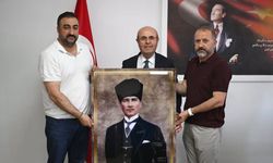 Kırşehirspor Yönetiminden Başkan Ekicioğlu’na Anlamlı Hediye