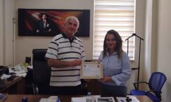 AKÇAKENT ŞEYH ŞAMİL İLKOKULU MÜDÜRÜ GÖZÜBÜYÜK’E BAŞARI BELGESİ