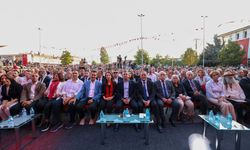 Metin İlhan ve Özgür Özel Hacı Bektaş Veli Etkinliğinde Yer Aldı