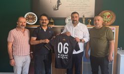 Kulüp Başkanı Torun’dan Koçak’a Forma Takdimi