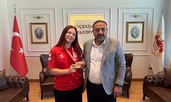 Türkiye Şampiyonu Yoncagül Yılmaz’dan Başkan Hakanoğlu’na ziyaret