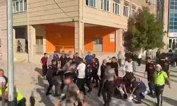Lise Önünde Açılan Ateş Sonucu 10 Öğrenci Yaralandı