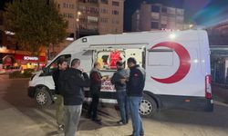 Kızılay’dan Cacabey Meydanı’nda Çay İkramı Yapıldı