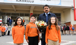 Vali Demiryürek’ten 30 Ağustos Zafer İlkokuluna Ziyaret