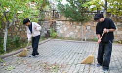 Kırşehir’de Gençlerden Camiye Anlamlı Dokunuş