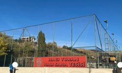 Özbağ’da Hacı Turan Halı Saha Tesisleri Yenileniyor
