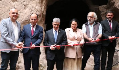 Niğde'de kara kalem resim sergisi açıldı