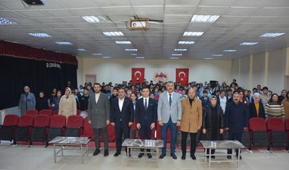 Çiçekdağı’nda Tiyatro Günleri Başladı