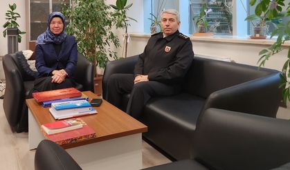 Albay Ahmet Yıldırım, İİBF Dekanı Prof. Dr. Nur Çetin’i ziyaret etti