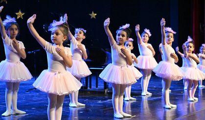 Müzik ve Sahne Sanatları Gösterisine Yoğun İlgi