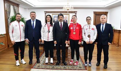 Kırşehir’in Gururu Milli Boksörler Valilikte