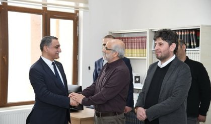 Araştırmacı Yazar Dursun Çiçek’ten KAEÜ’ye Büyük Katkı: İbn-i Sina Kütüphanesi