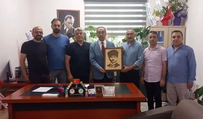 Yeni Göreve Bir Tebrik de Türk Sağlık-Sen’den Geldi