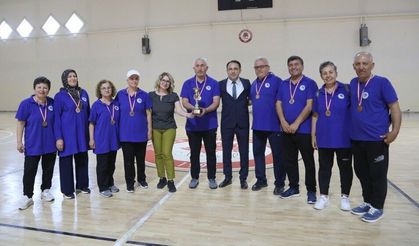 Tazelenme Üniversitesi Öğrencileri Madalyalarla Döndü
