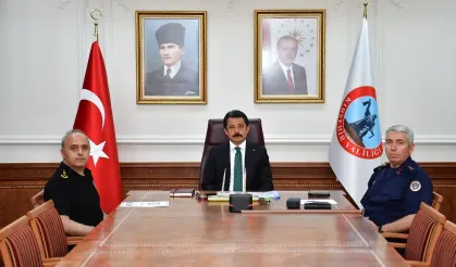 VALİ DEMİRYÜREK MİLLİ DAYANIŞMA TOPLANTISINA KATILDI