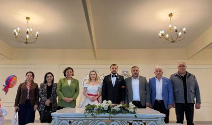 Seher Ünsal, İlhan Çiftinin Düğününe Katıldı