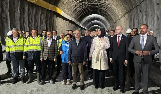 Bakan Uraloğlu'ndan "Ankara-İzmir Hızlı Tren Hattı" açıklaması
