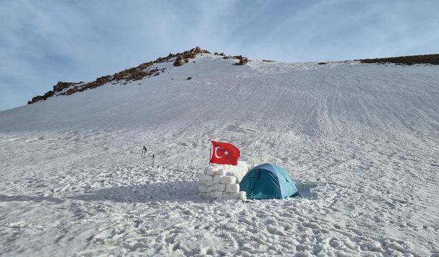 Kırşehirli dağcılar, Hasan Dağı'nda kamp yaptı