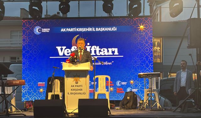 Bakan Yumaklı, Kırşehir’de 2 bin kişiyle iftar yaptı