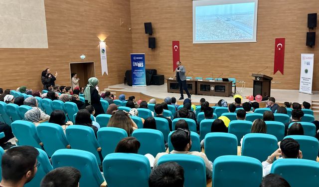 Geleceğin sağlıkçılarıyla kariyer tecrübelerini paylaştılar