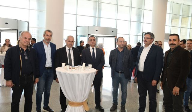 KAEÜ'de Akademisyenler Bir Araya Geldi