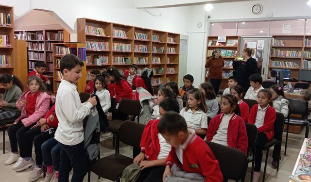 Minik Öğrenciler Kütüphane ile Tanıştı