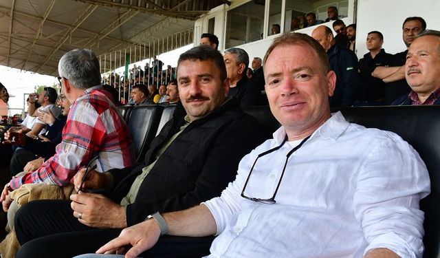 Tribünlerden Anlamlı Destek İl Millî Eğitim Müdürü Yasin Gülşen ve Gençlik ve Spor İl Müdürü Yasin Çakmakçı’dan Kırşehir
