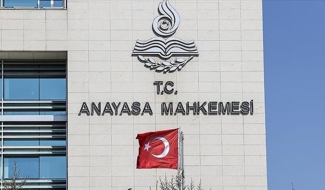 Anayasa Mahkemesi Süresiz Nafaka Düzenlemesini İptal Etti