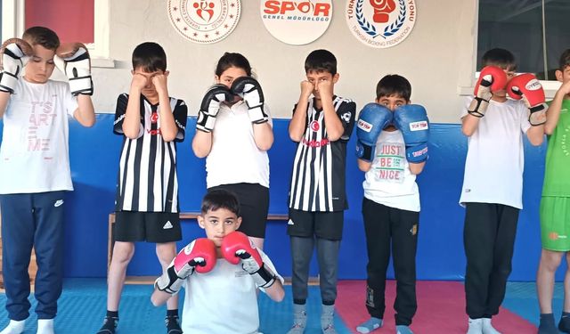 Mucur Spor Salonu’nda Kick Boks Heyecanı Devam Ediyor