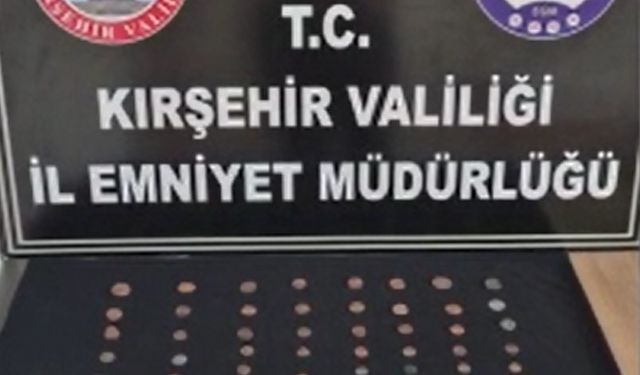 Tarihi eser kaçakçısı, jandarma kontrol noktasından kaçamadı