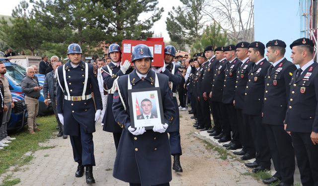 Uzman Çavuş Onur Duman son yolculuğuna uğurlandı