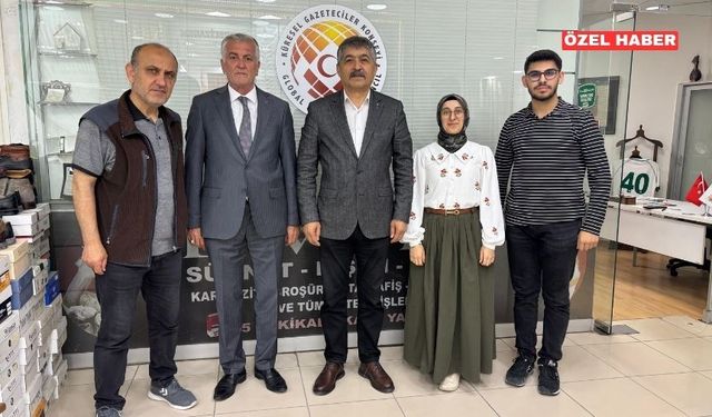 Hayati Çetin: “İkna Etmiyoruz, İnananlarla Yürüyoruz”