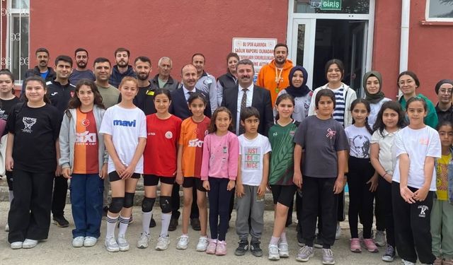 MUCUR'DAKİ SPOR TESİSLERİ YERİNDE İNCELENDİ