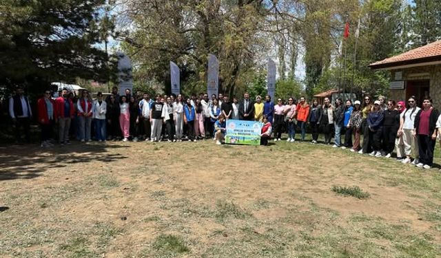 Gençler Seyfe Gölü'nde Doğa ve Kültür İçin Buluştu