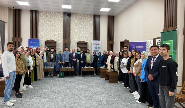 Dr. Halit Ertuğrul’dan Gençlere Anlamlı Seminer: “Sağlıklı Yaşam ve Bağımlılıkla Mücadele”