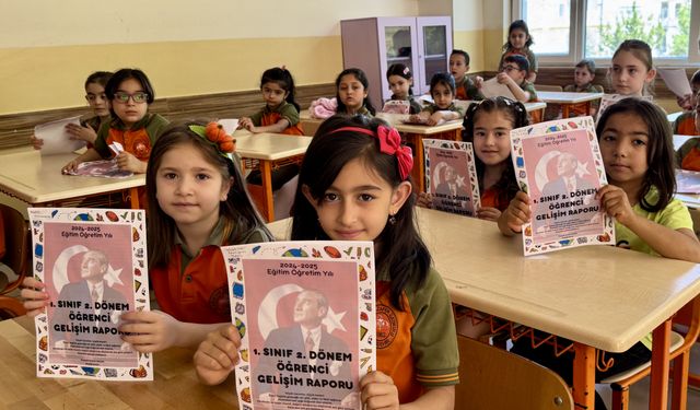Kırşehir'de öğrenciler karne heyecanı yaşadı