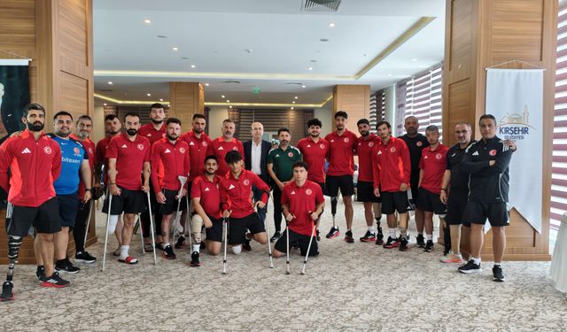 Başkan Ekicioğlu, Ampute A Millî Takımı ile Bir Araya Geldi