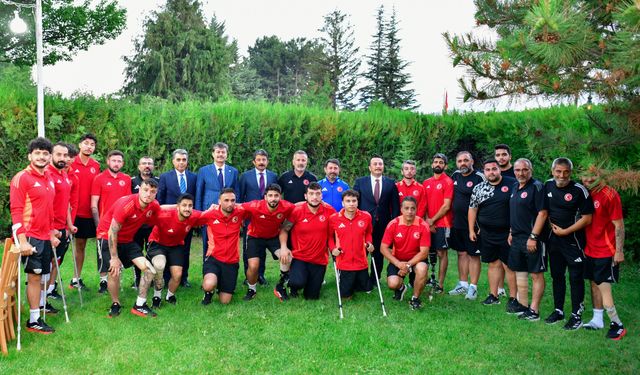 Vali Demiryürek, Ampute Futbol Milli Takımı ile Buluştu