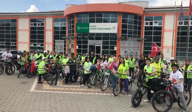 PEDALLAR SAĞLIK İÇİN DÖNDÜ: KIRŞEHİR'DE BİSİKLET ETKİNLİĞİNE YOĞUN KATILIM