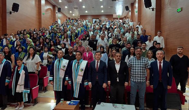 Çiçekdağı MYO’da Mezuniyet Coşkusu